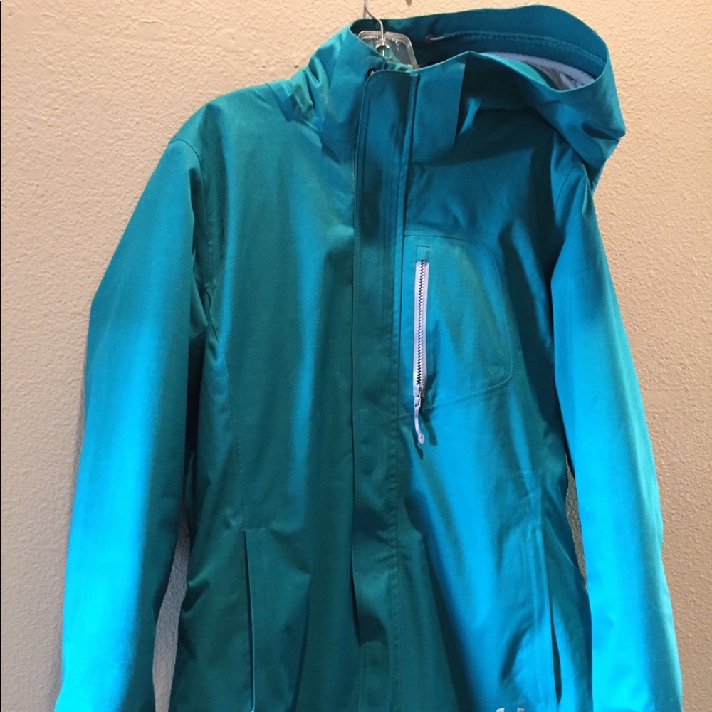 Under Armour Women’s Snowboarding Jacket (LG)